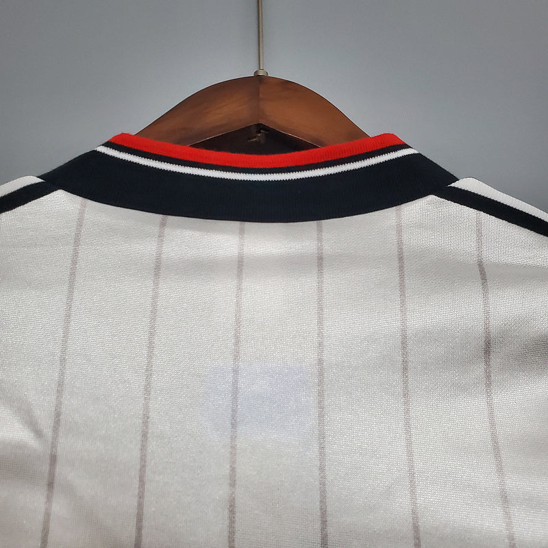 Retro Manchester United F.A Charity Shield 1983