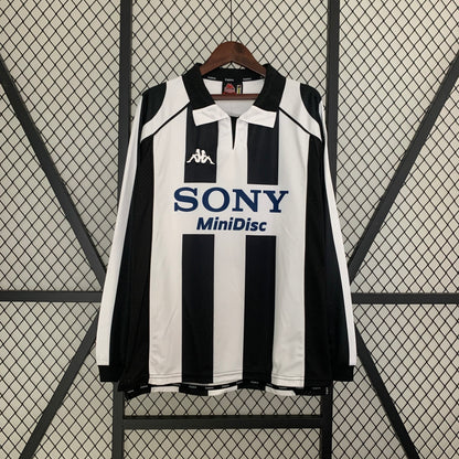 Retro Juventus Home 97/98