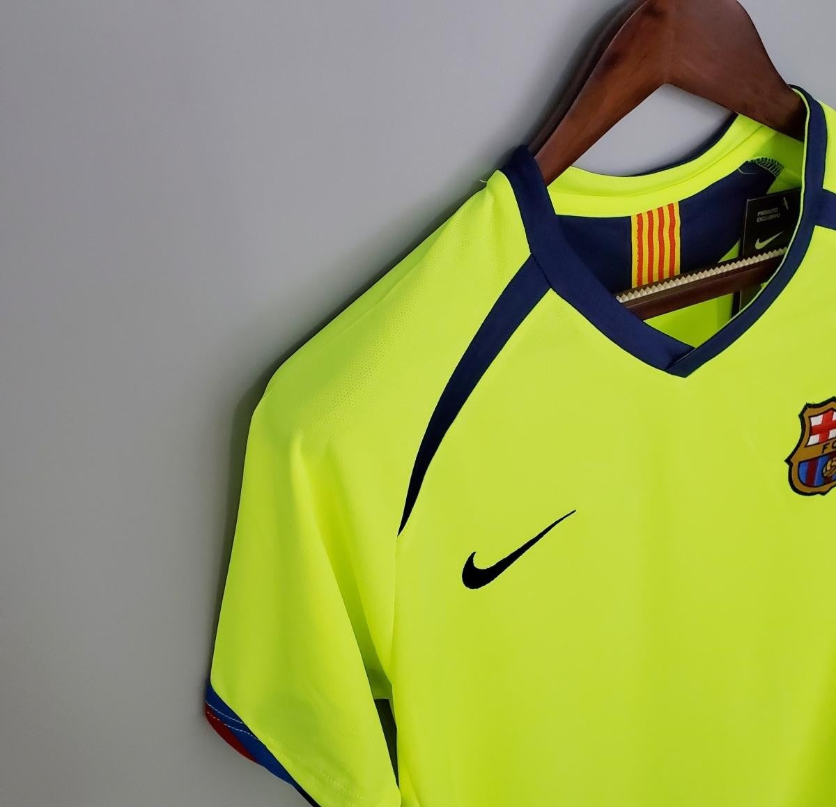 Retro Barcelona Away 05/06